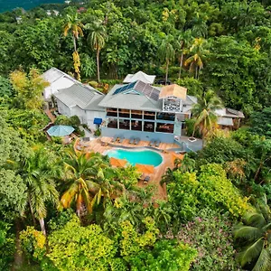 lf-jungle-retreat.comcaribbean.com/